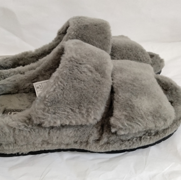 UGG fluff yeah that  slides size 8 - Picture 9 of 16
